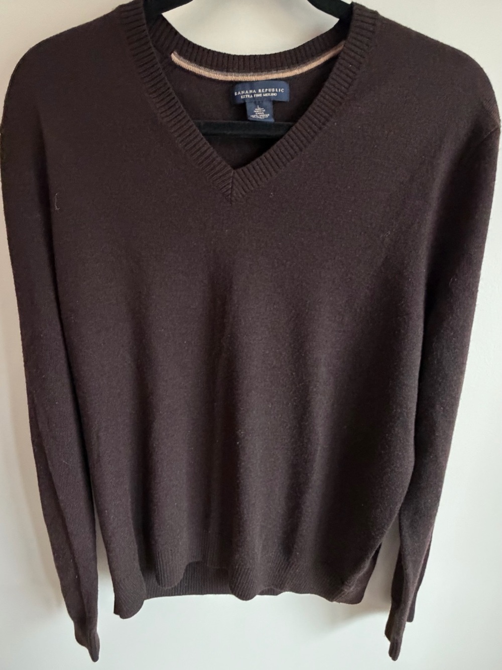 Banana Republic Men’s Dark Brown V-Neck Sweater